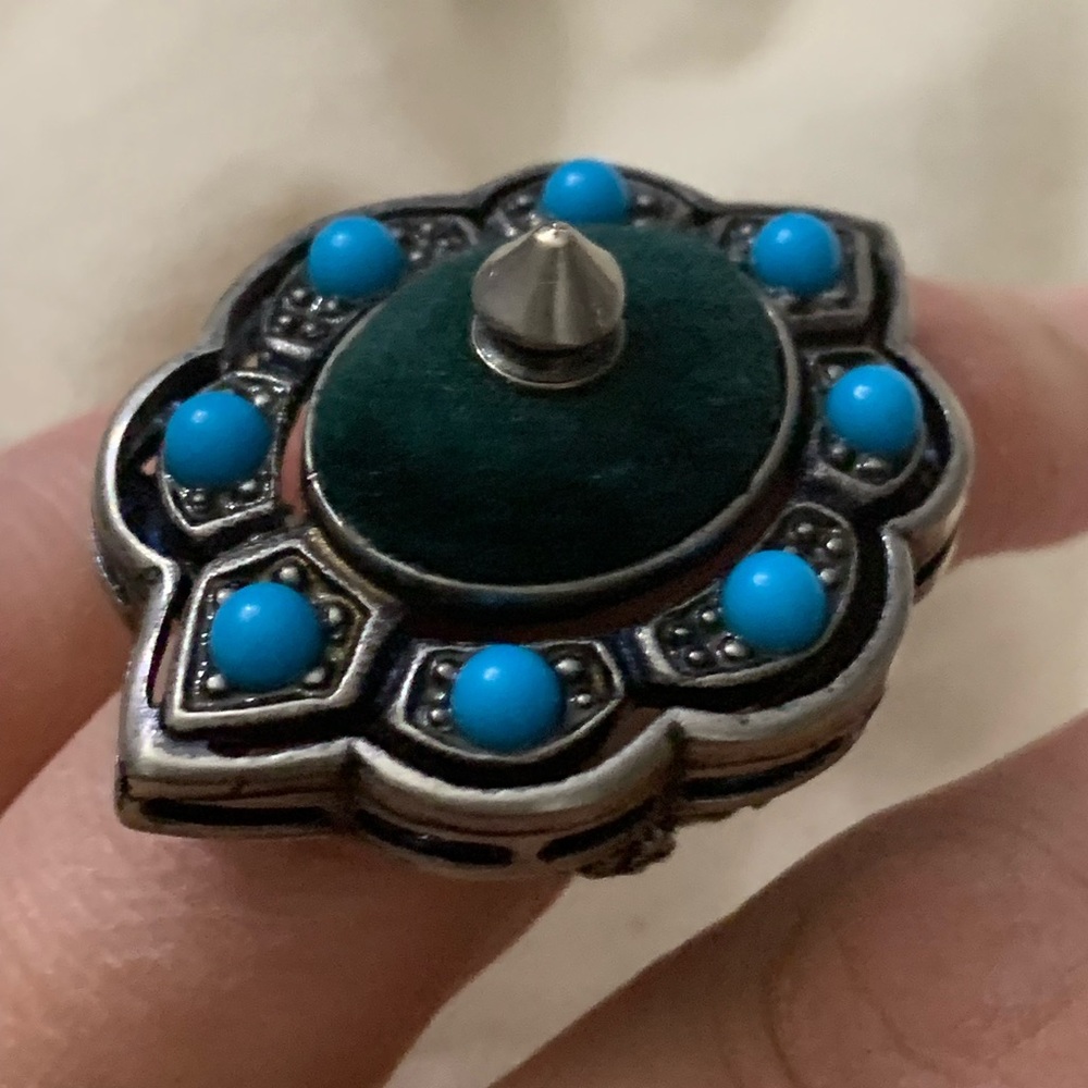 Gucci Velvet Beaded Spike Cocktail Ring Size 5.5 - Picture 12 of 16